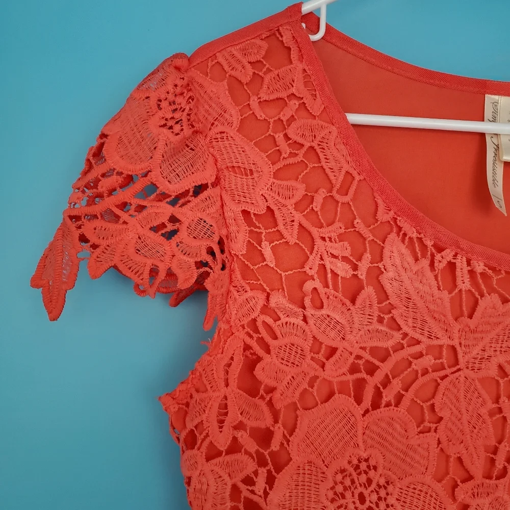 Simply Irresistible Small Lace Blouse - Picture 2 of 6